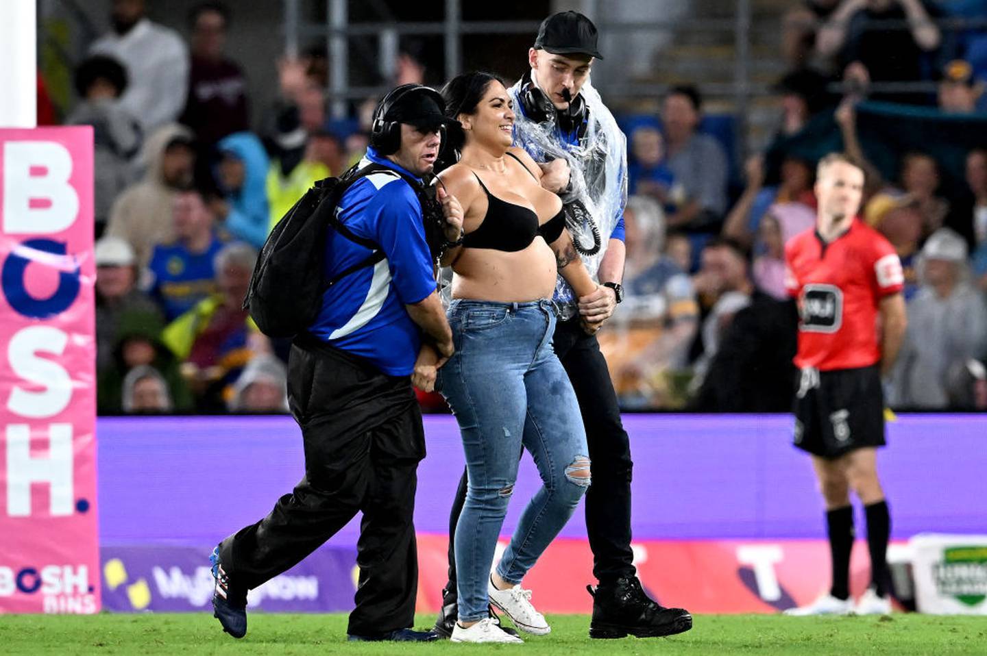 Pitch invader poleaxed by security guard during NRL match
