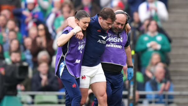 📰 Antoine Dupont out for months with knee injury