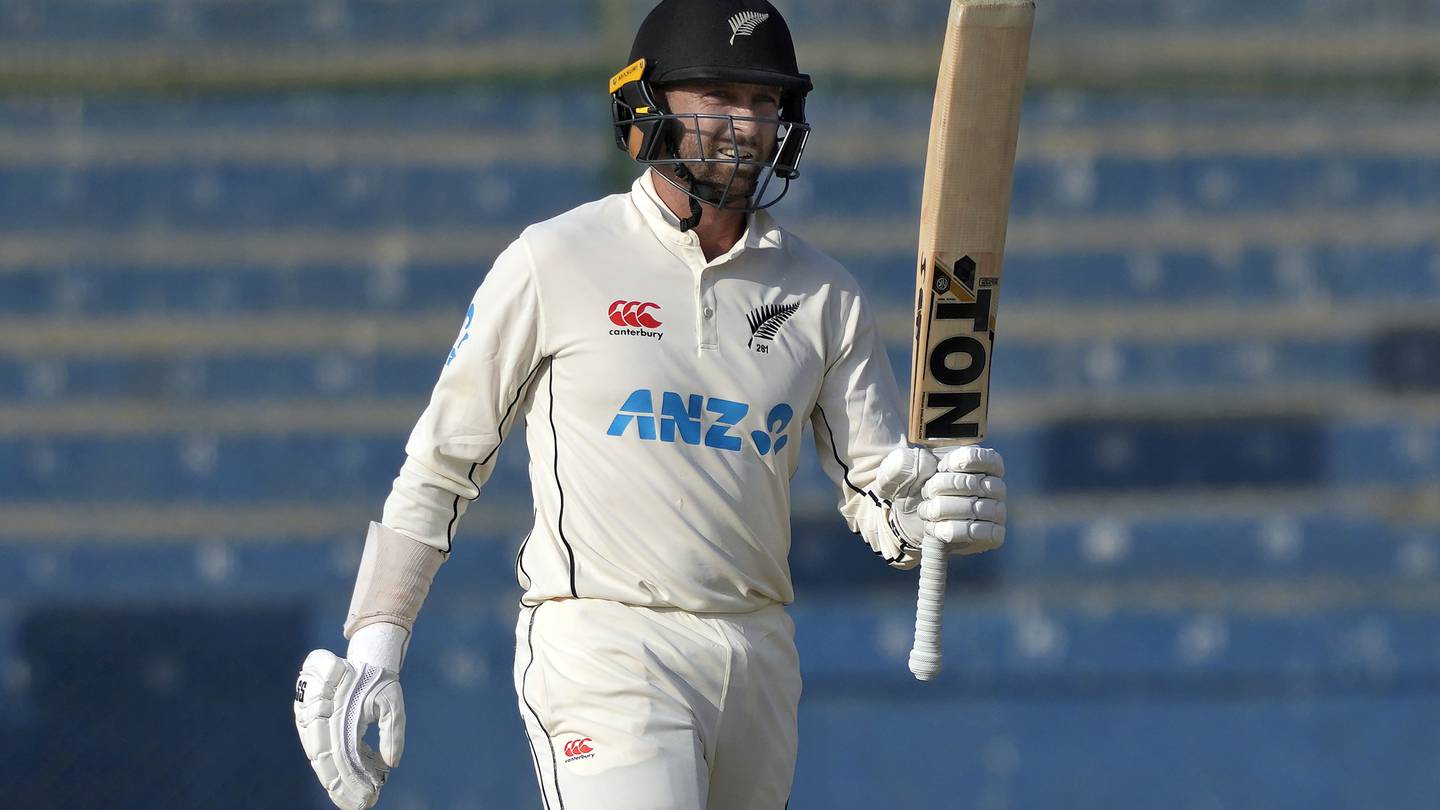 Brilliant Black Caps launch batting fightback in 1st Test against Pakistan