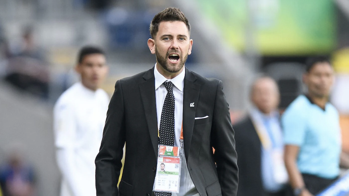 English coach opts out of race for All Whites job