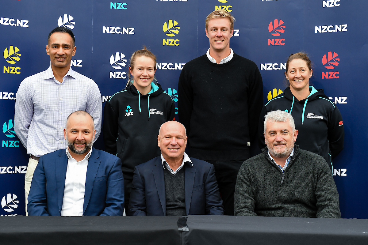 Same pay for female and male cricket stars as landmark agreement signed