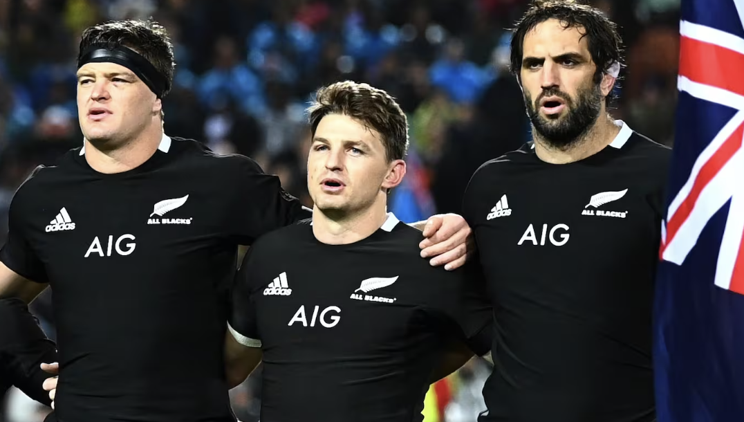 📰 All Blacks legend considers return to NZ