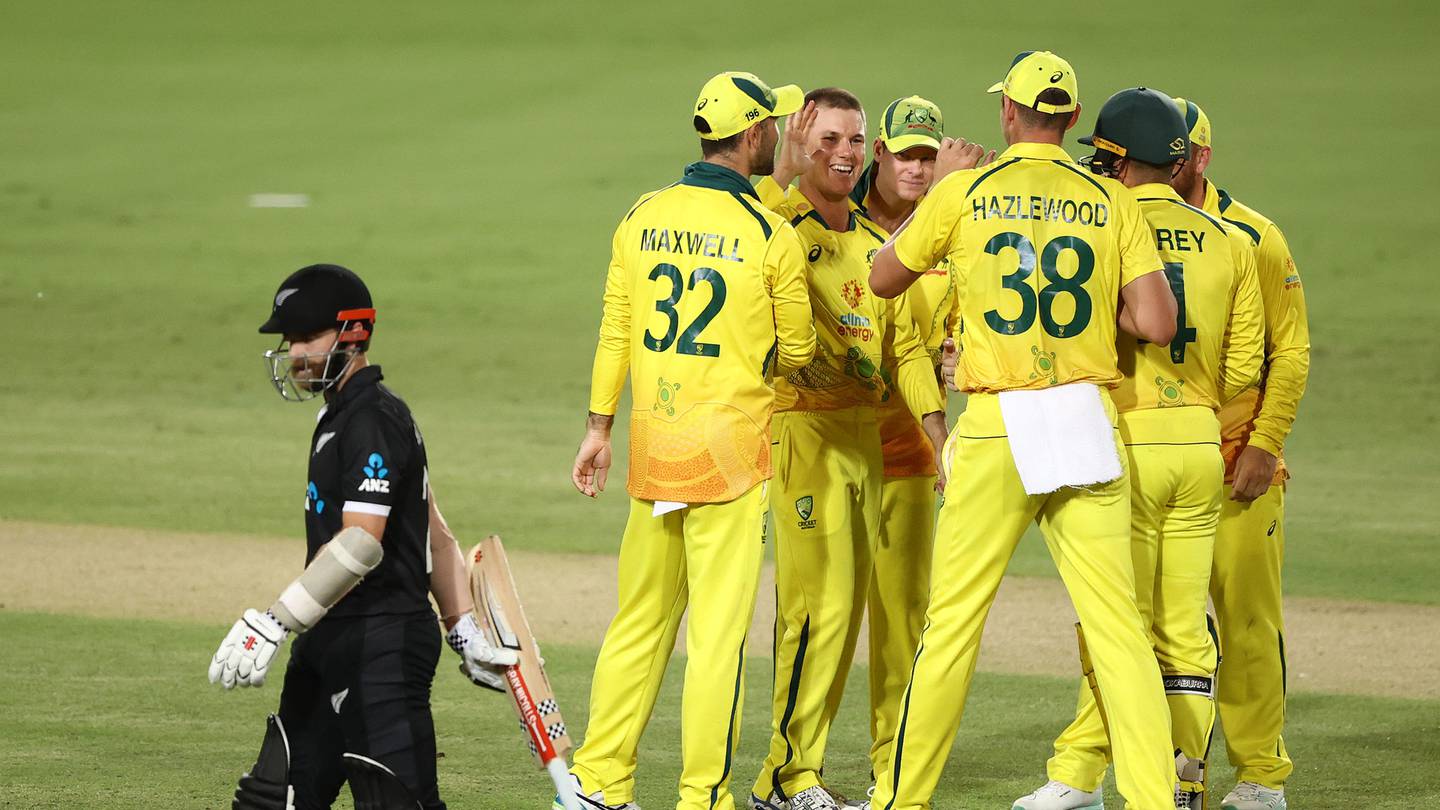 Black Caps fall to embarrassing loss against Australia
