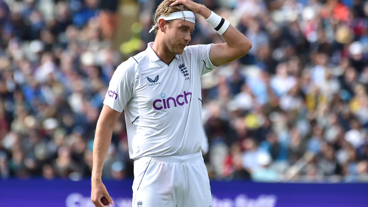 Stuart Broad bowls most expensive over in test cricket history