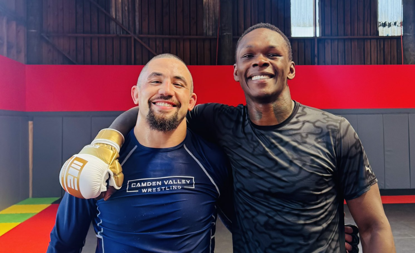 📰 Israel Adesanya’s familiar new training partner