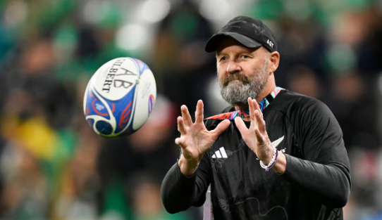 📰 The former All Blacks assistant coach now in England’s camp