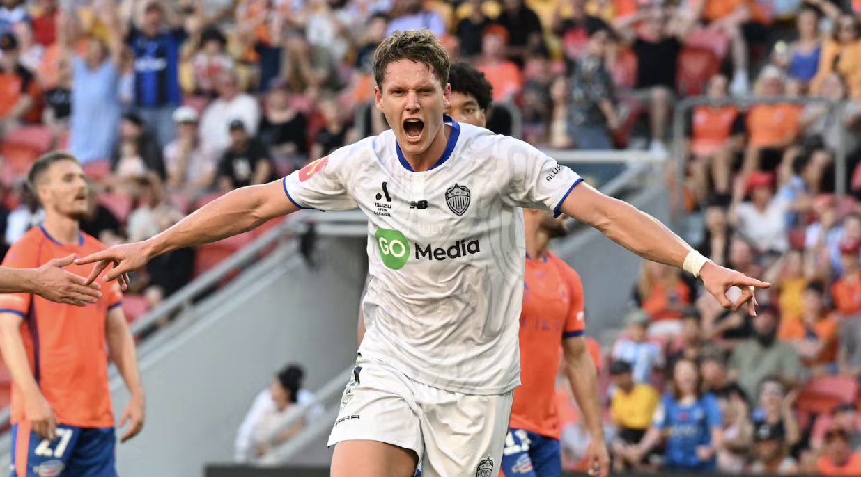 📰 Black Knights increase A-League lead