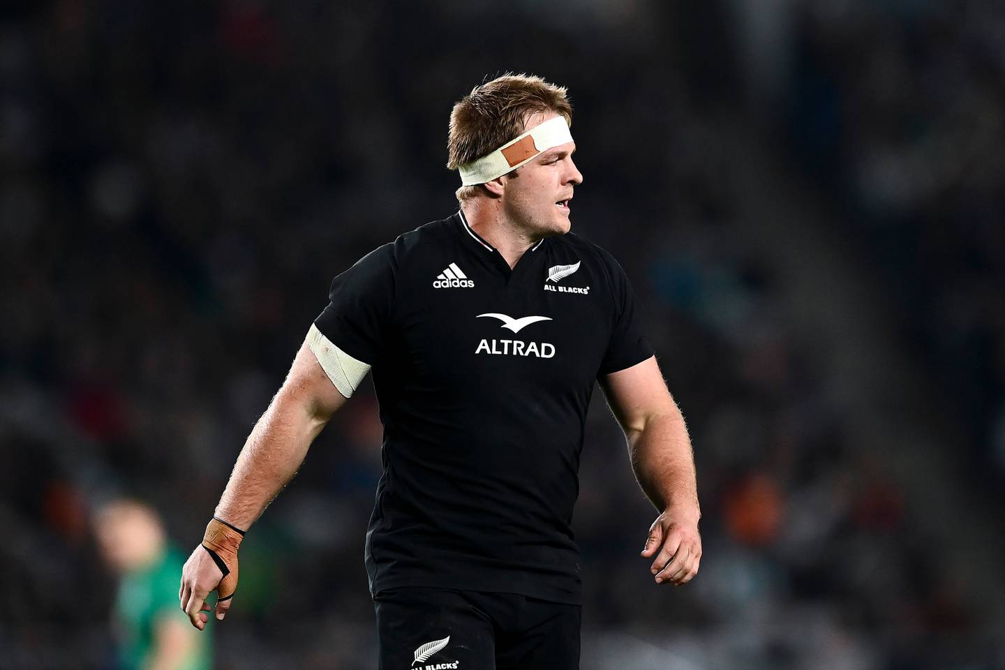 English rugby commentator says captain Sam Cane should be dropped