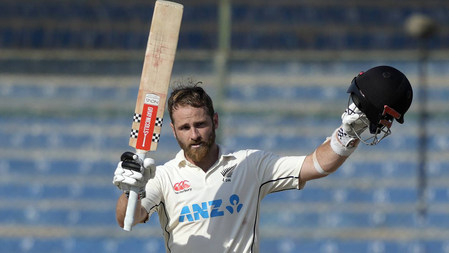 Williamson stars as Black Caps eye unlikely win