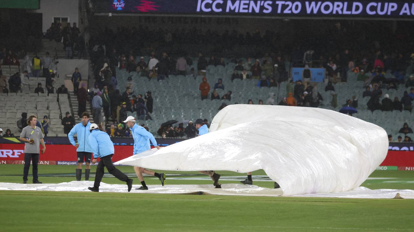 Blockbuster washout leaves Black Caps in box seat