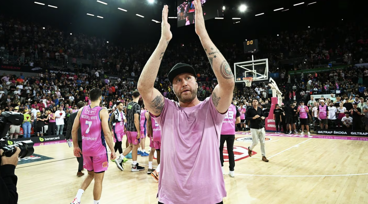 📰 Breakers owner denies claims team could fold