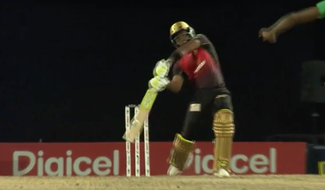 Danny Morrison loses his mind when Dwayne Bravo hits 5 Sixes in a row