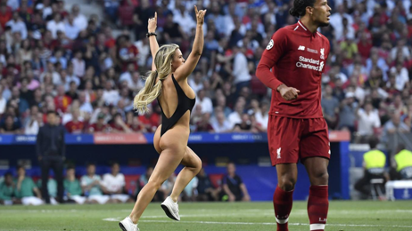 Champions League Streaker 2019 / Women streaker during the 