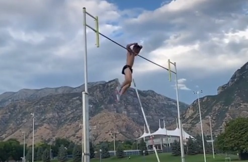 US pole vaulter Zach McWhorter tears scrotum in viral video