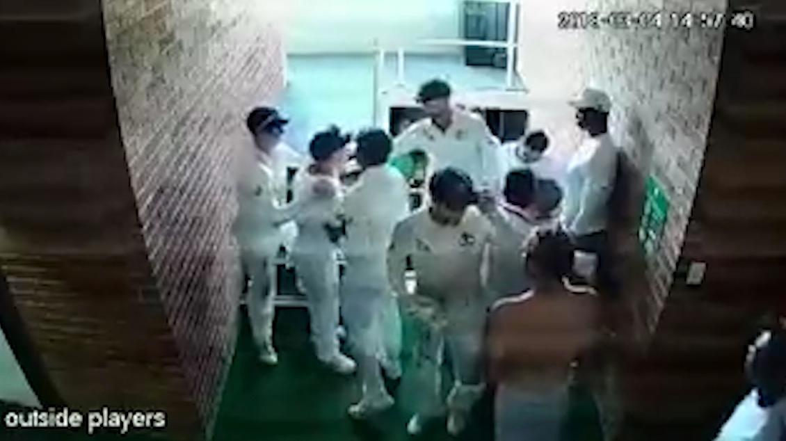 David Warner not planning to clear air with Quinton de Kock