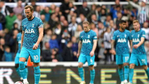Tottenham players offer to refund fans after embarrassing loss