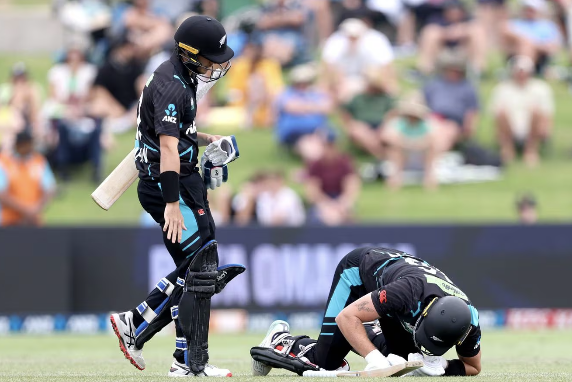 📰 Santner stars as Black Caps save series