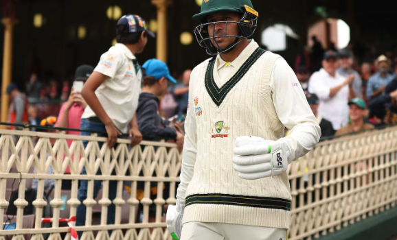 Aussie cricket star stranded as team flies out