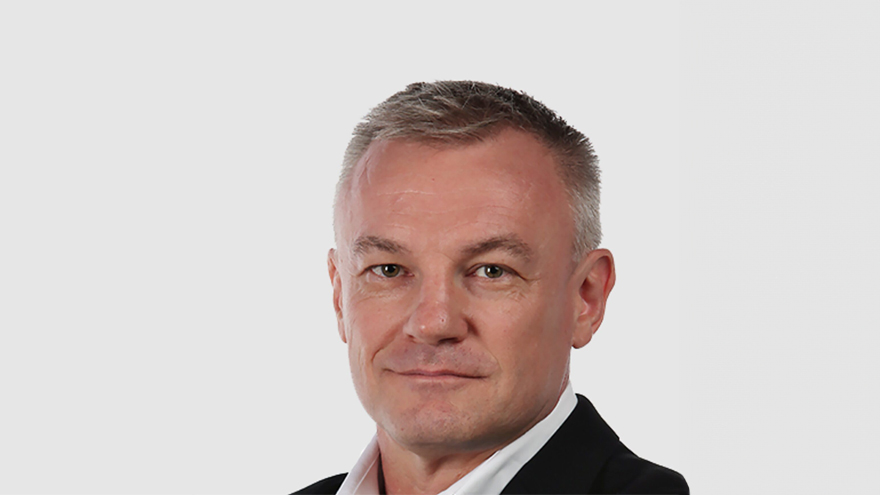 📰 Paul Kent hospitalised with collapsed lung & broken ribs after late-night fracas