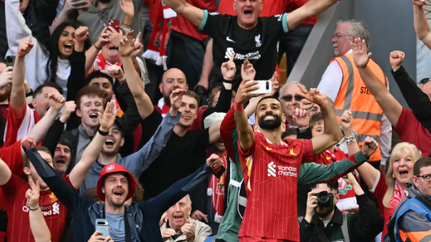 📰 Liverpool smash Tottenham to win EPL title