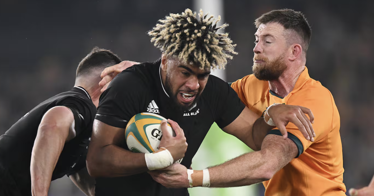 📰 Hoskins Sotutu urged to represent Fiji after All Blacks selection snub