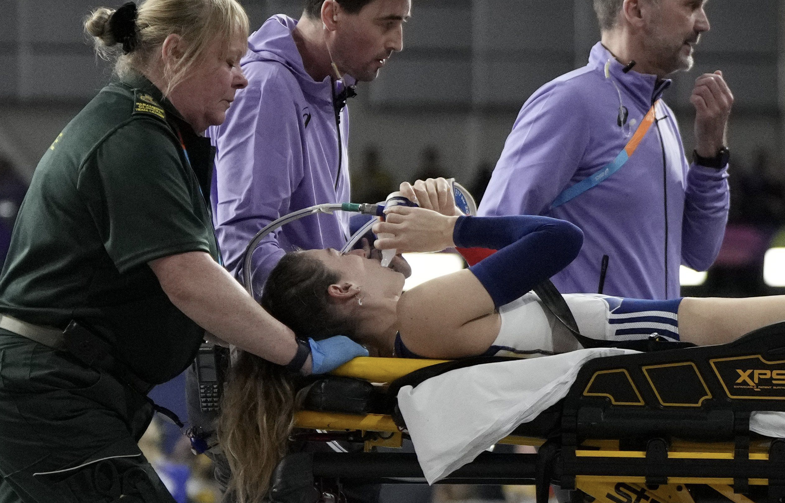 📰 French pole vaulter Margot Chevrier suffers horror ankle break at World Athletics