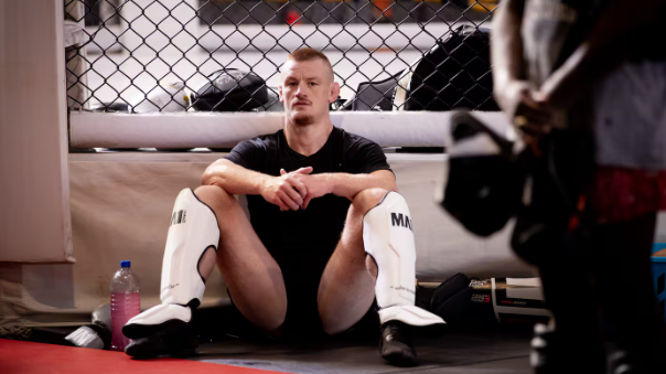 📰 NZ-trained UFC star reflects as milestone looms