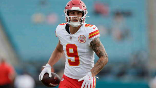 📰 Welsh rugby star Louis Rees-Zammit signs with Jacksonville Jaguars practice squad