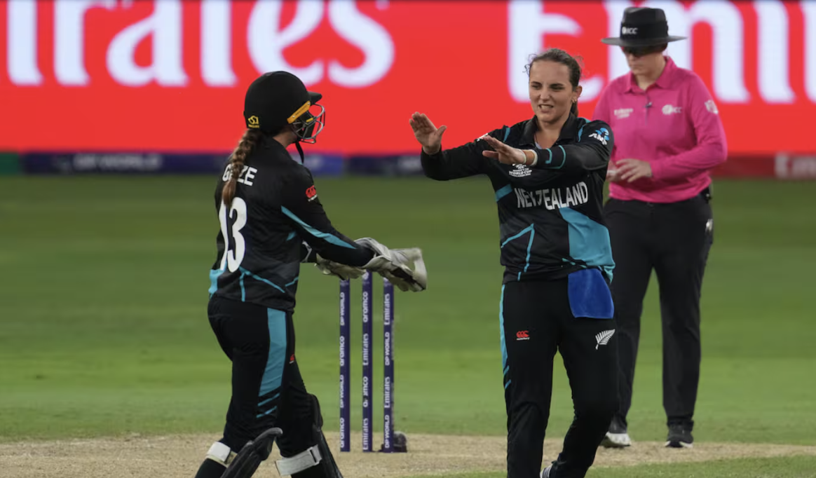 📰 Amelia Kerr short-listed for top ICC award