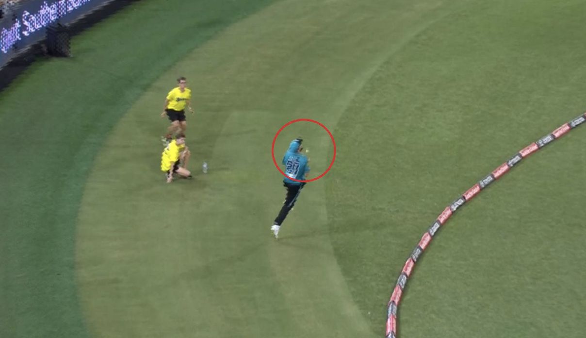 Big Bash boundary rope catch divides the cricket world