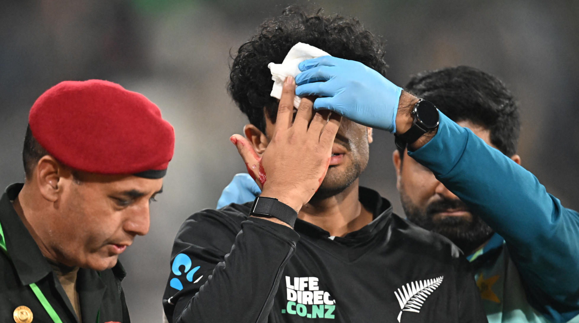 📰 Rachin Ravindra suffers head injury in New Zealand’s win