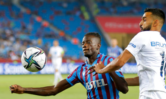 📰 Ex-Barcelona footballer accused of having twin brother play in his place