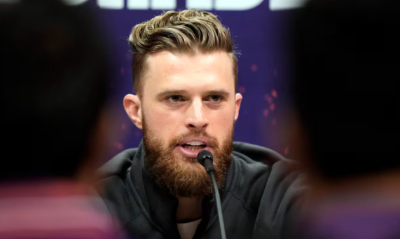 📰 NFL player says women's most important role is "homemaker"