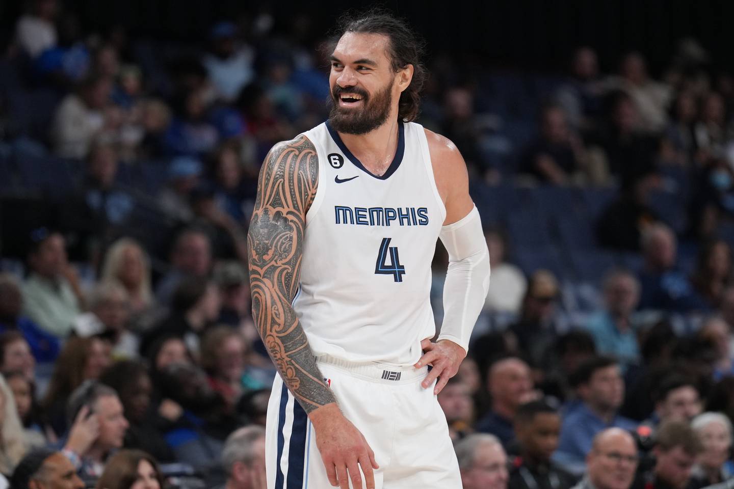 Steven Adams stuns after brutal blow