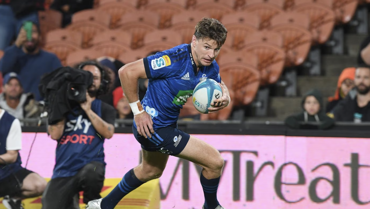 All Blacks great calls for Barrett move after Blues struggles