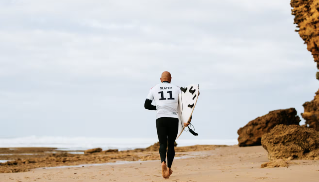 📰 Surf legend Kelly Slater calls time on career