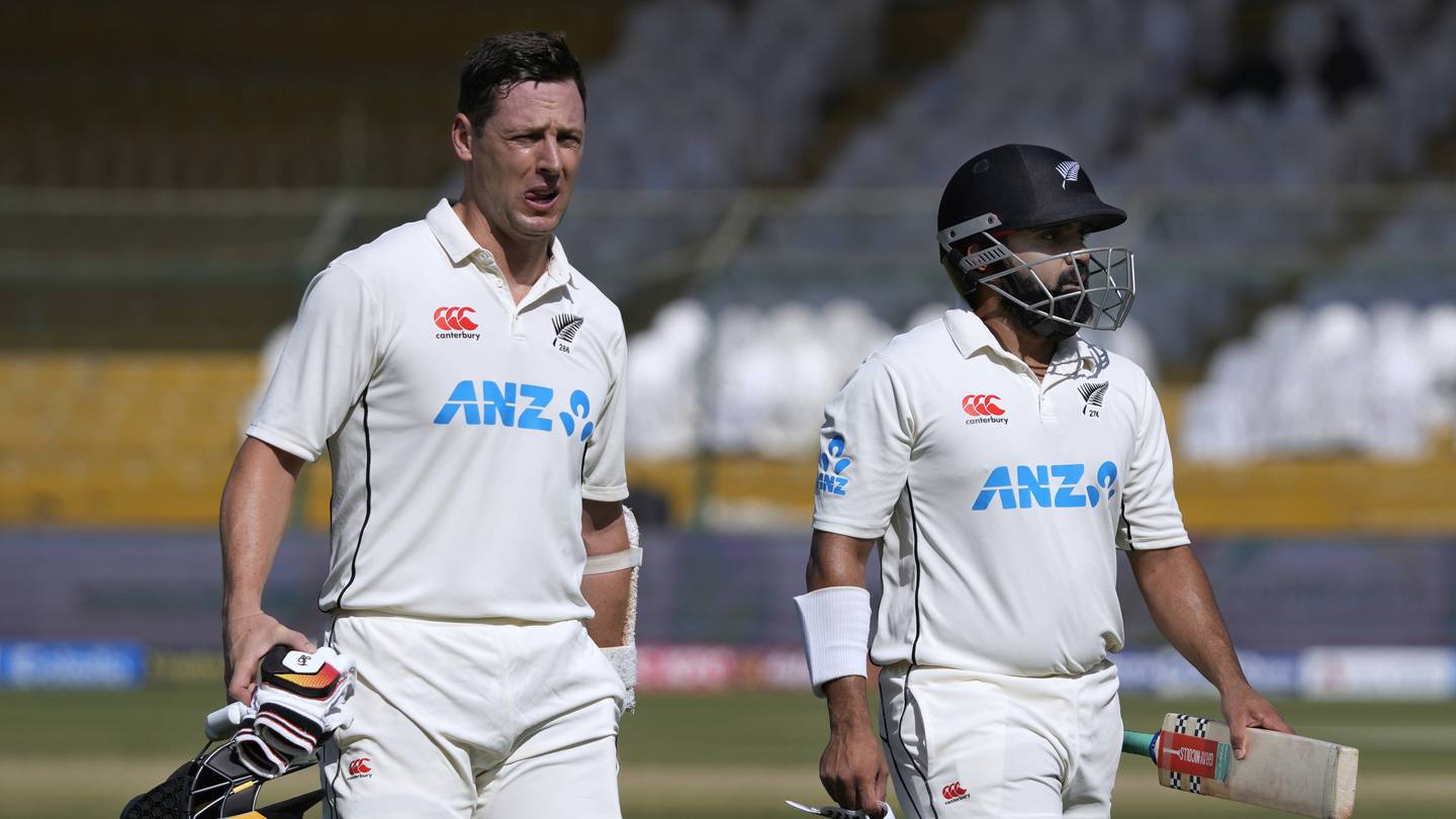 Unlikely heroes shine for Black Caps with stunning last-wicket stand
