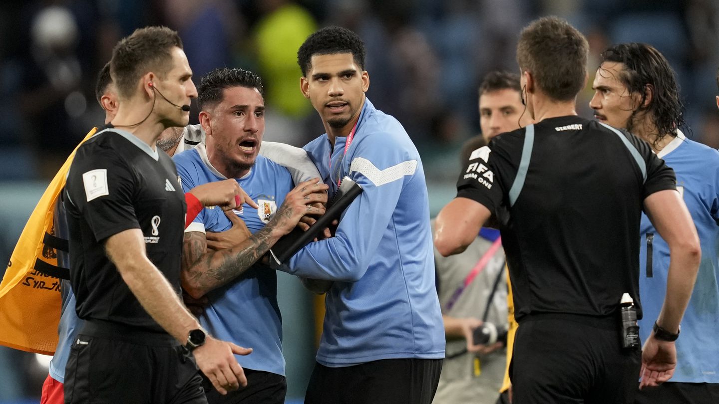Uruguay’s "unacceptable" referee attack slammed