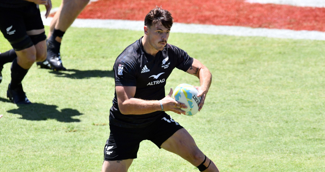 📰 All Black Sevens star signs with Chiefs