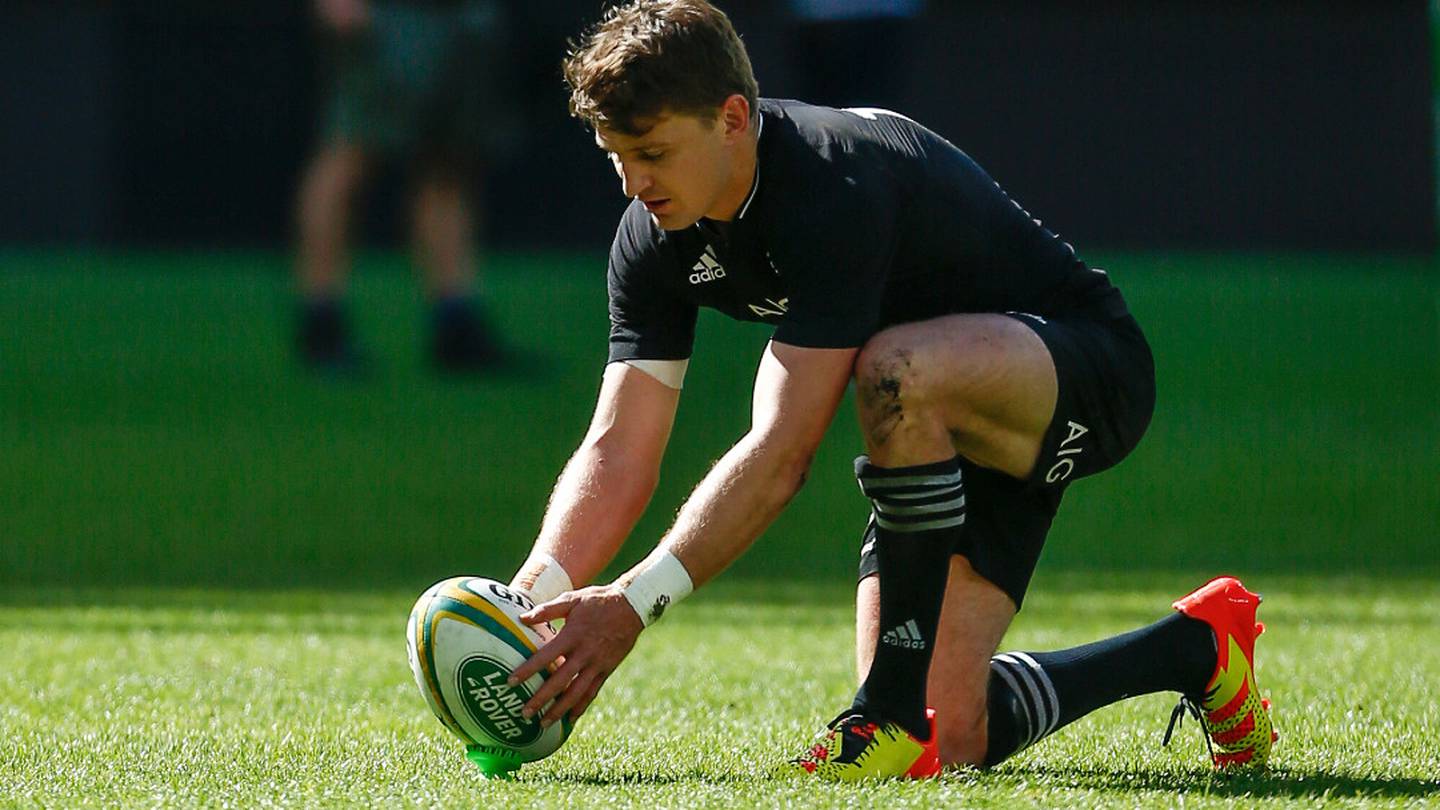 World Rugby tells competitions to introduce urgent rule changes