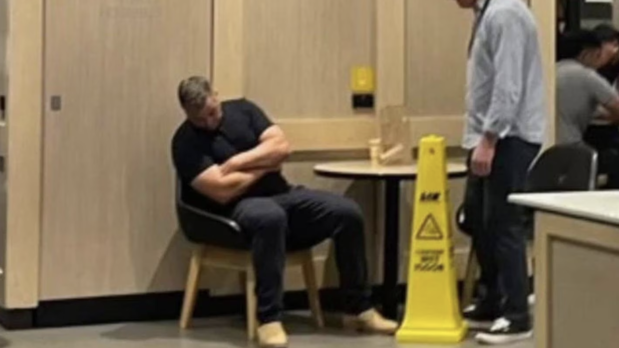 Manly coach Anthony Seibold snapped asleep at McDonald’s