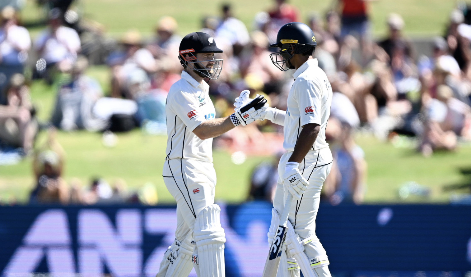📰 Master and apprentice take charge for Black Caps