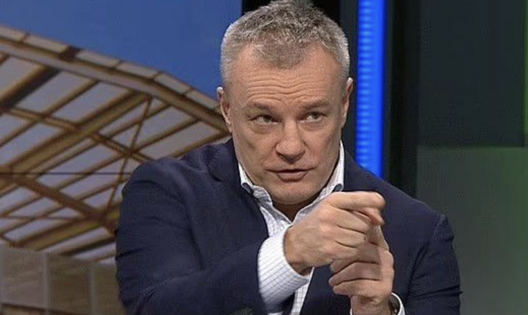 📰 Veteran journalist Paul Kent stood down amid investigation into Sydney street brawl