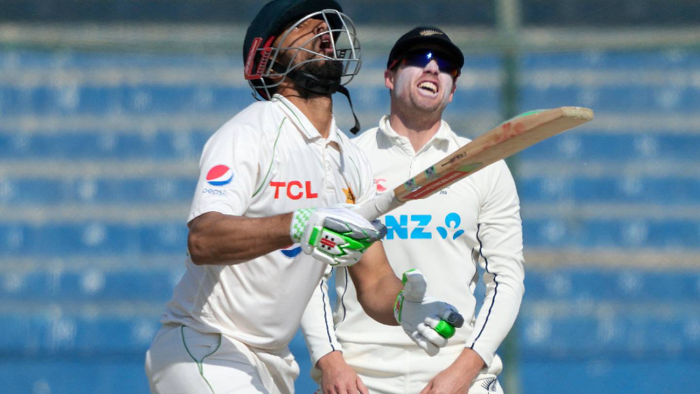 Black Caps denied dramatic late triumph over Pakistan