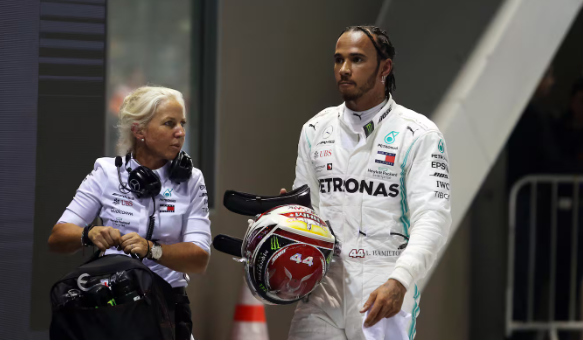 📰 Lewis Hamilton reunites with Kiwi trainer for Ferrari drive