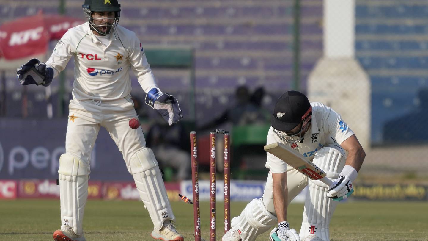 Superb start, terrible finish: Black Caps blow great position