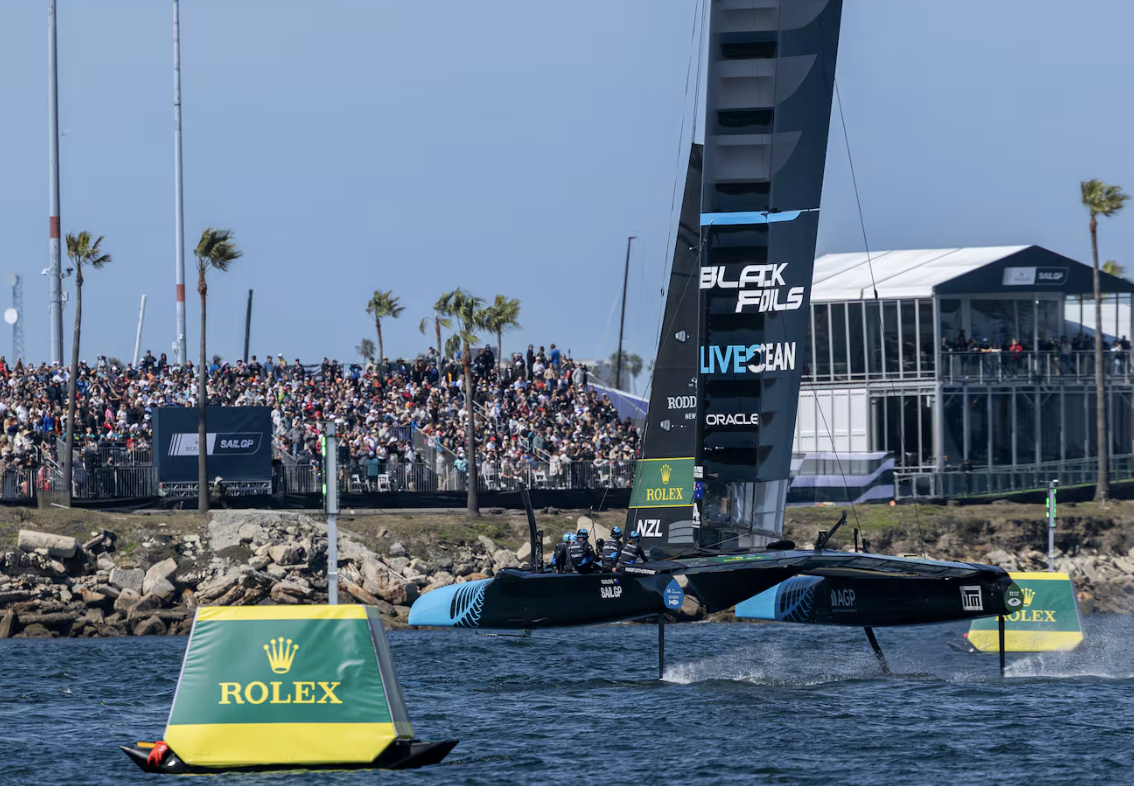 📰 Black Foils' bittersweet return to SailGP podium