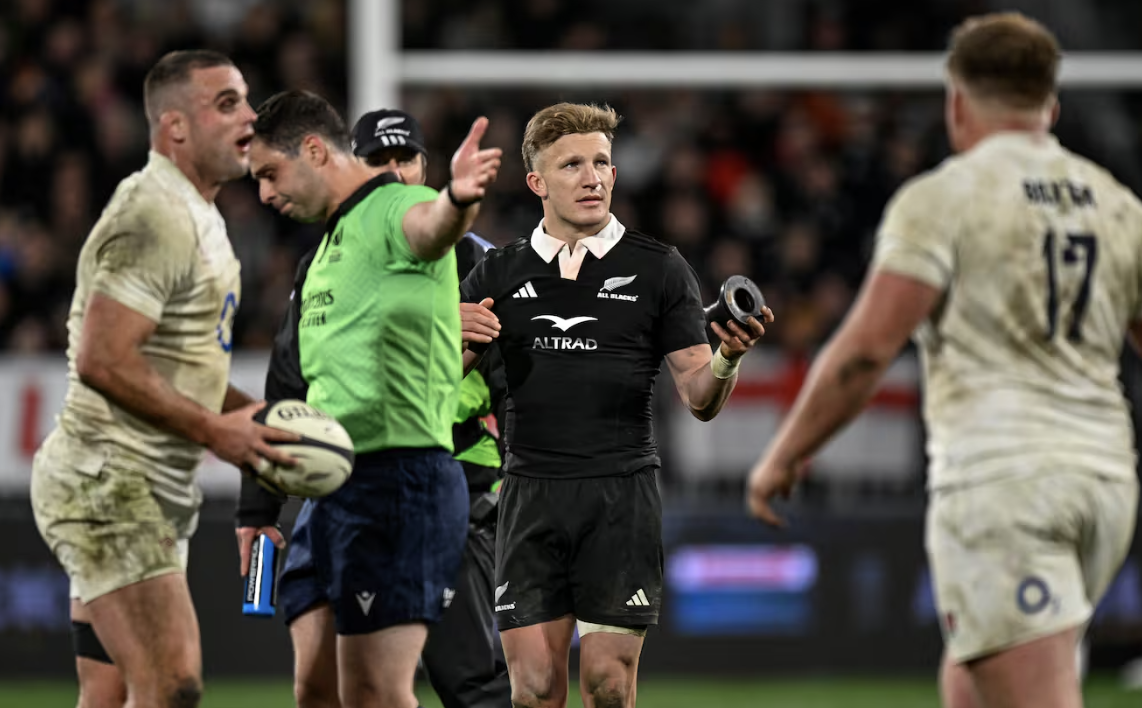 📰 Kick time-out prompts shot clock display at ABs' home tests