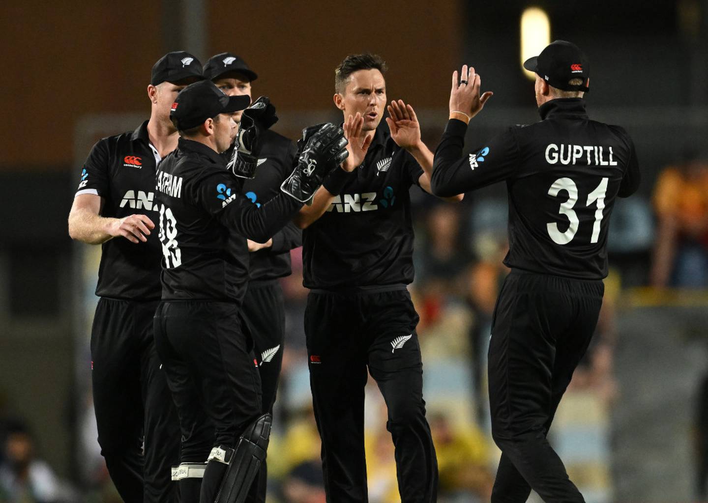 Australia snatch unlikely victory over Black Caps