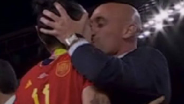 📰 Football chief sorry for World Cup kiss